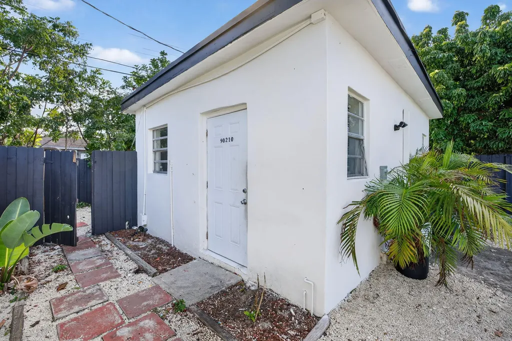 2640 SW 6th Court Fort Lauderdale FL 33312