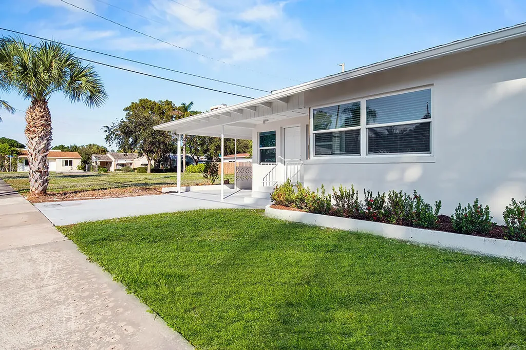 5208 Spruce Avenue West Palm Beach FL 33407