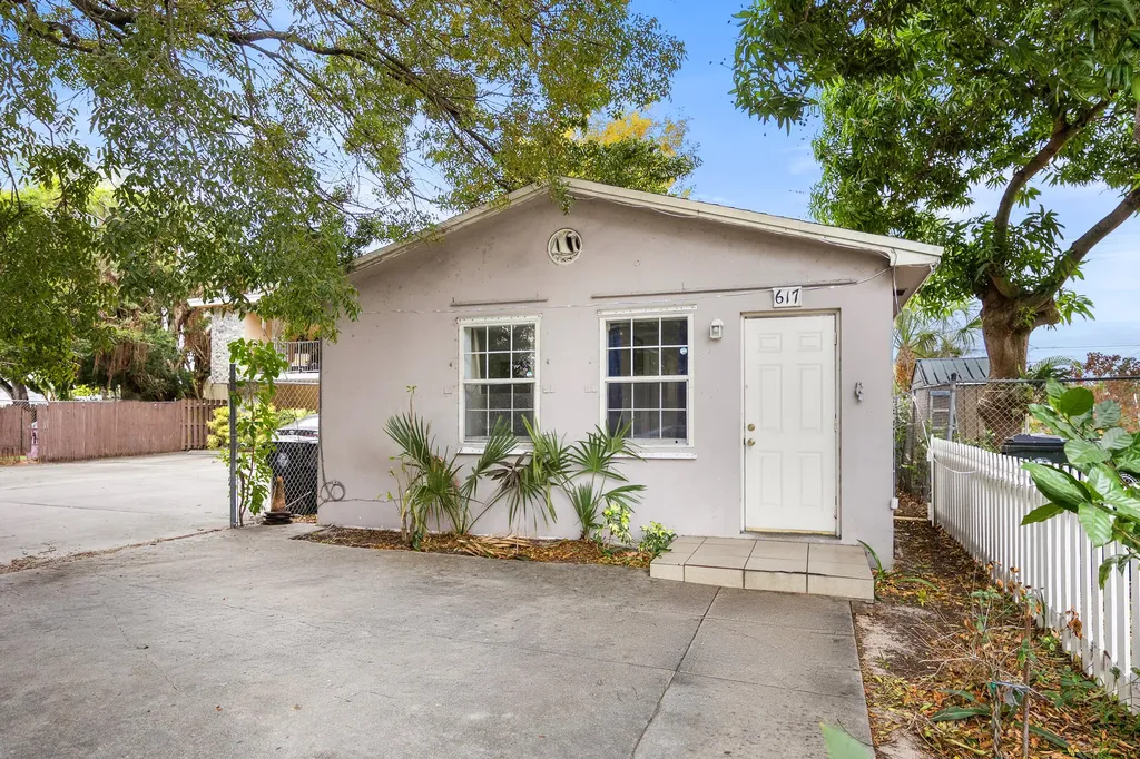 617 N H Street Lake Worth Beach FL 33460