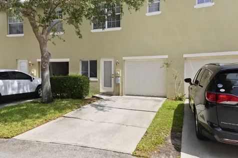 2148 Se Destin Drive Port Saint Lucie FL 34952