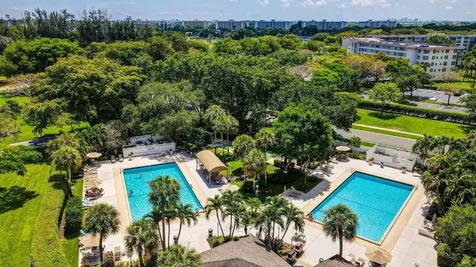3503 Oaks Way Pompano Beach FL 33069