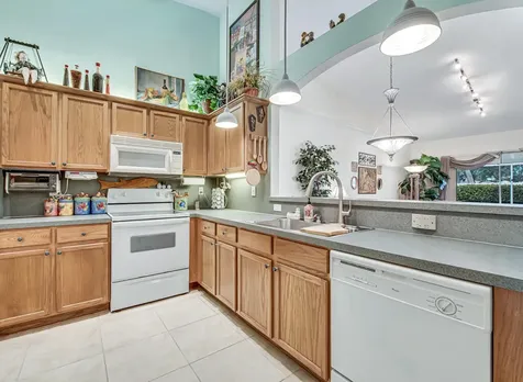 8482 Logia Circle Boynton Beach FL 33472