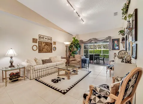 8482 Logia Circle Boynton Beach FL 33472