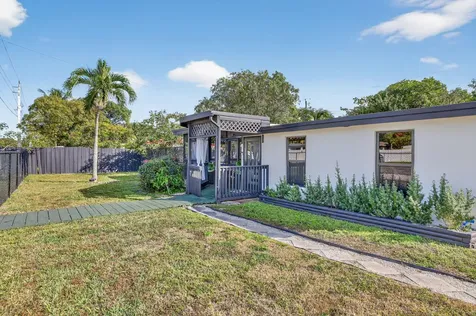 2640 SW 6th Court Fort Lauderdale FL 33312