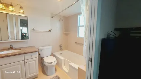 1032 Ainslie B Boca Raton FL 33434