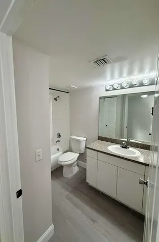 5035 Wiles Road Coconut Creek FL 33073