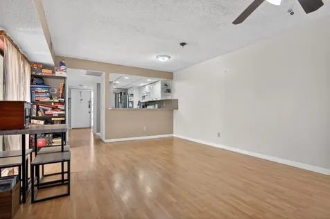 1340 E Golfview Drive Pembroke Pines FL 33026