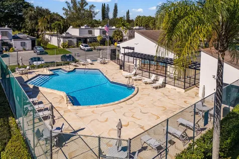 1340 E Golfview Drive Pembroke Pines FL 33026