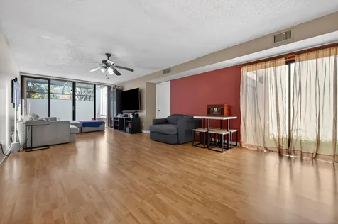 1340 E Golfview Drive Pembroke Pines FL 33026