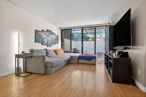 1340 E Golfview Drive Pembroke Pines FL 33026