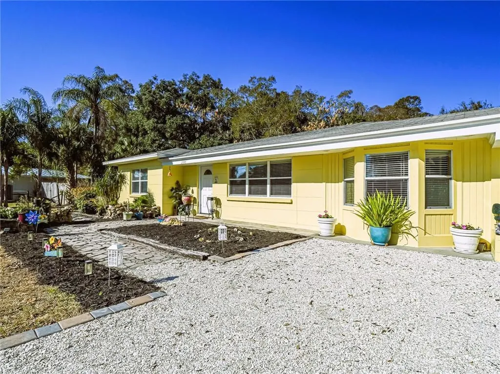 2049 50th Avenue Vero Beach FL 32966