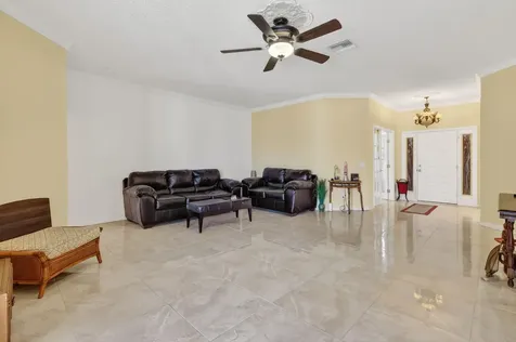 6871 Nw Hogate Circle Port Saint Lucie FL 34983