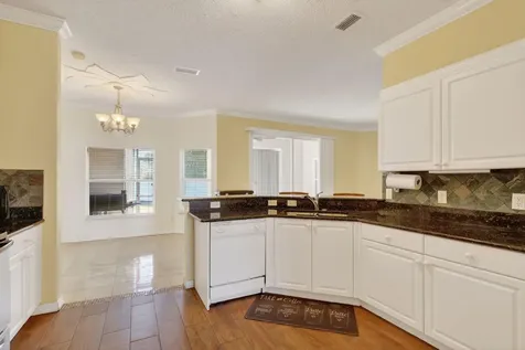 6871 Nw Hogate Circle Port Saint Lucie FL 34983