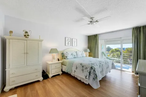 3590 Via Poinciana Lake Worth FL 33467