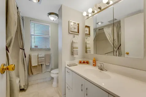 3590 Via Poinciana Lake Worth FL 33467