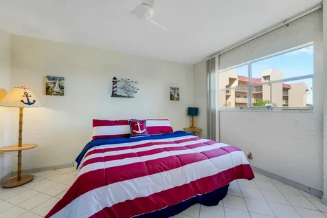 3590 Via Poinciana Lake Worth FL 33467