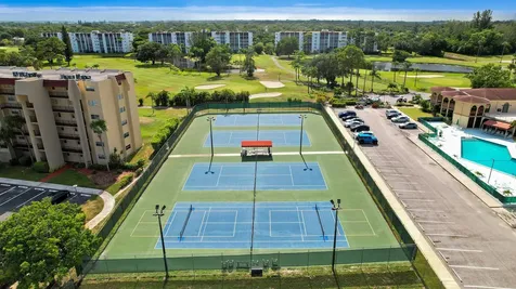 3590 Via Poinciana Lake Worth FL 33467