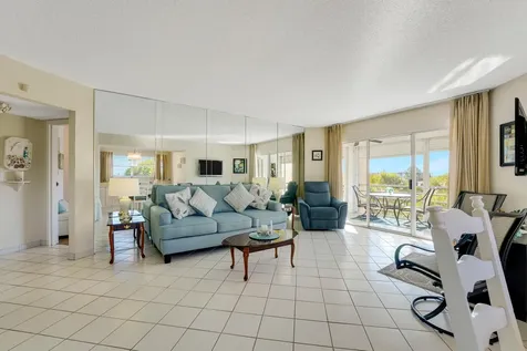 3590 Via Poinciana Lake Worth FL 33467