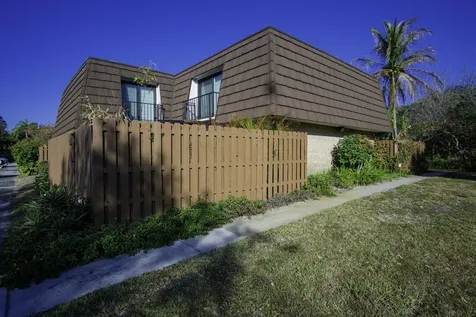 5888 SE Riverboat Drive Stuart FL 34997