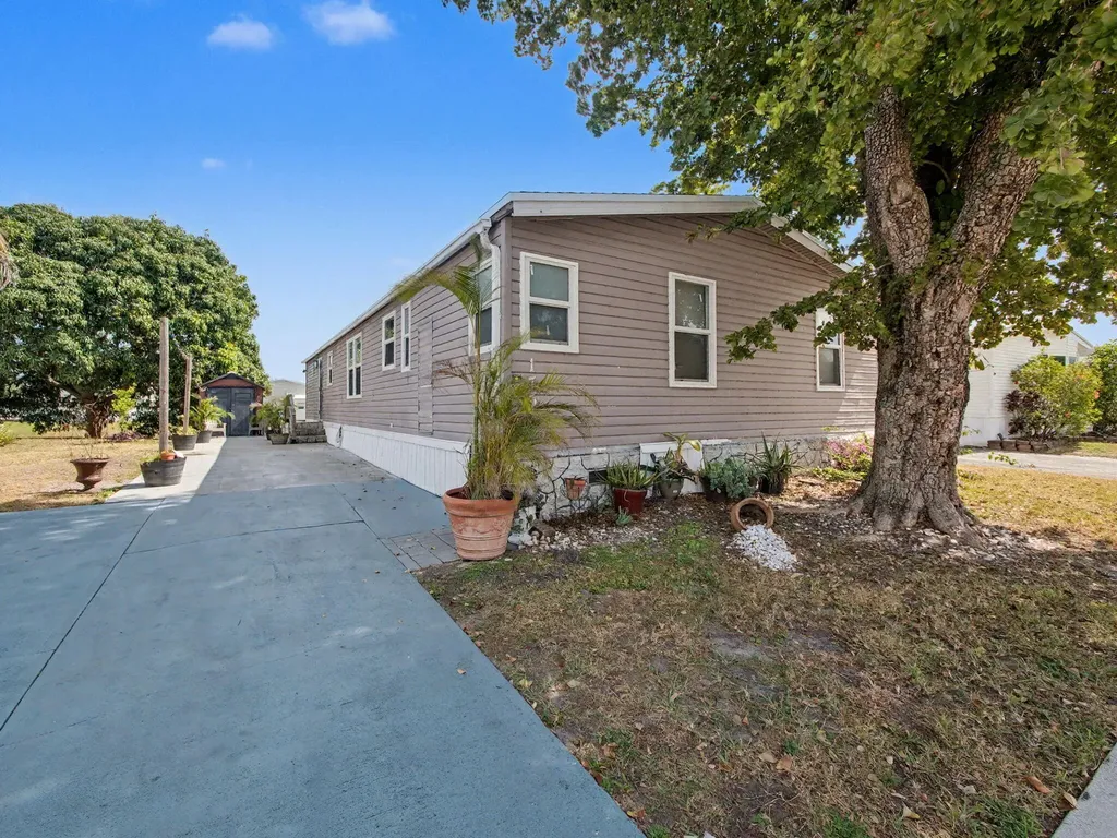 1700 Sw 66th Avenue Boca Raton FL 33428