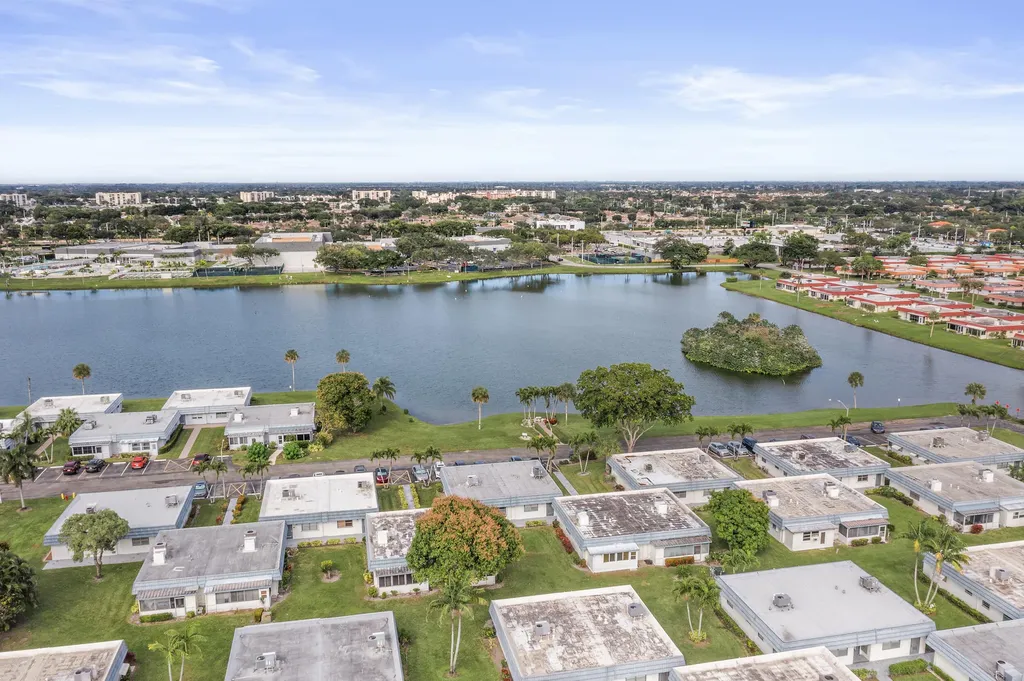 43 Waterford B Delray Beach FL 33446