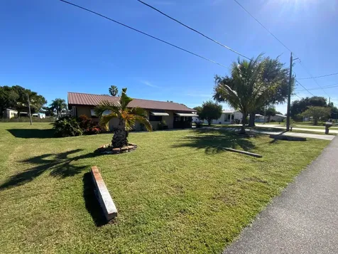 1095 Chobee Loop Okeechobee FL 34974