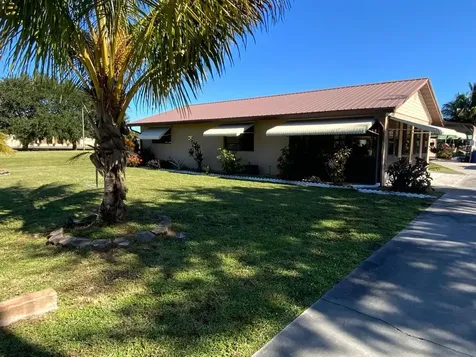 1095 Chobee Loop Okeechobee FL 34974
