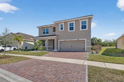 10493 Sw Toren Way Port Saint Lucie FL 34987