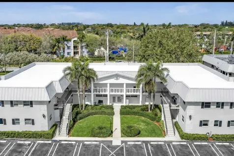 28 Colonial Club Drive Boynton Beach FL 33435