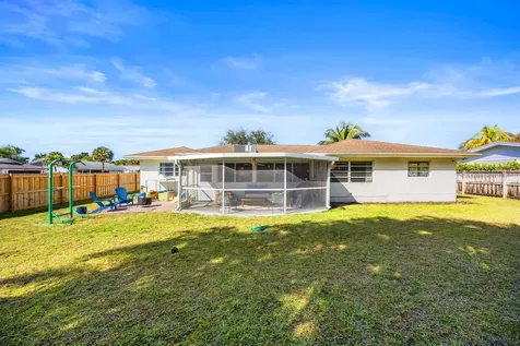 9676 Heather Circle Palm Beach Gardens FL 33410