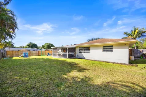 9676 Heather Circle Palm Beach Gardens FL 33410