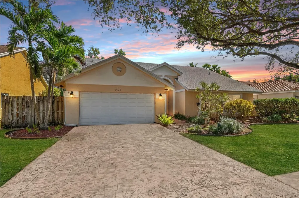 7312 Nw 45th Avenue Coconut Creek FL 33073
