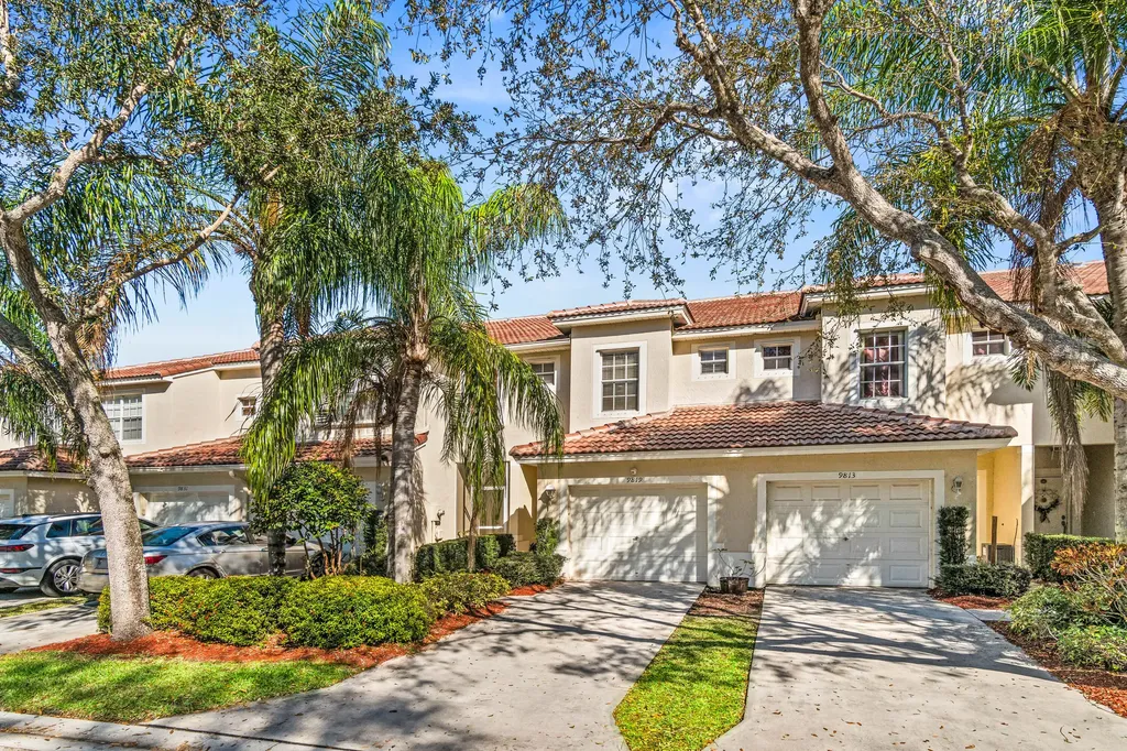 9819 Lago Drive Boynton Beach FL 33472