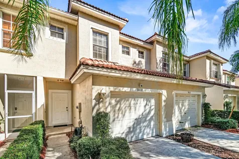 9819 Lago Drive Boynton Beach FL 33472