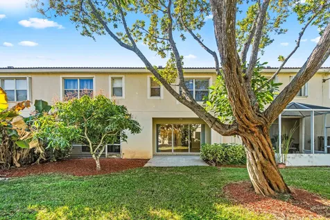 9819 Lago Drive Boynton Beach FL 33472