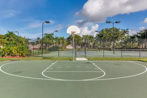 9819 Lago Drive Boynton Beach FL 33472