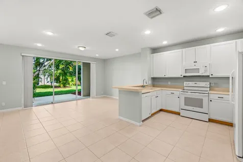 9819 Lago Drive Boynton Beach FL 33472
