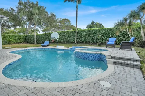 8512 Nw 45th Street Coral Springs FL 33065
