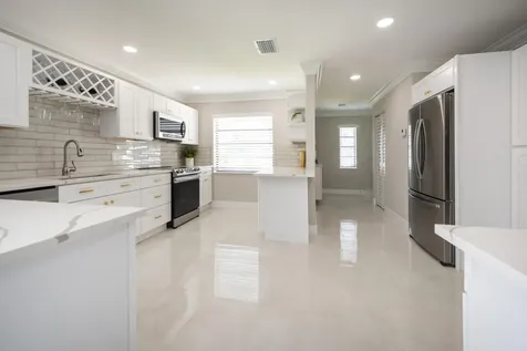 8535 Casa Del Lago Boca Raton FL 33433