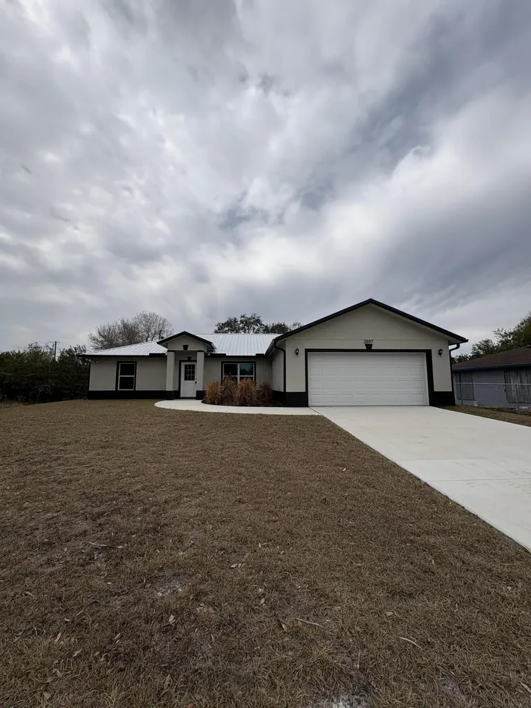 2897 Nw 37th Avenue Okeechobee FL 34972