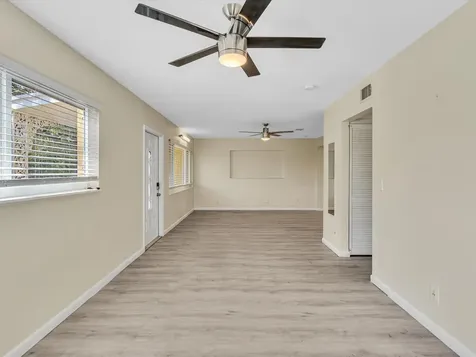 607 W Perry Street Lantana FL 33462