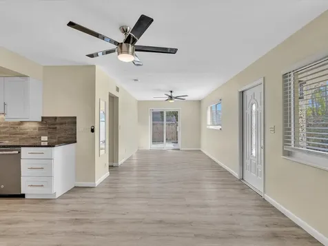607 W Perry Street Lantana FL 33462