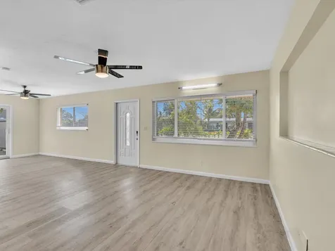 607 W Perry Street Lantana FL 33462
