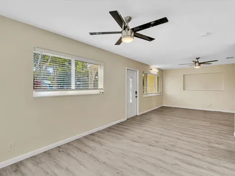 607 W Perry Street Lantana FL 33462