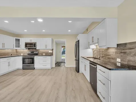 607 W Perry Street Lantana FL 33462