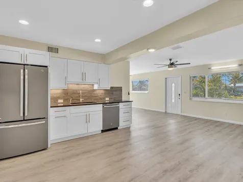607 W Perry Street Lantana FL 33462