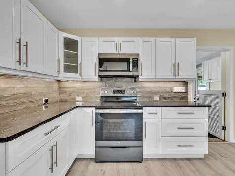 607 W Perry Street Lantana FL 33462