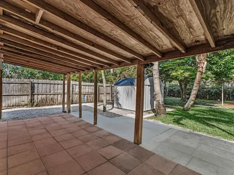 607 W Perry Street Lantana FL 33462
