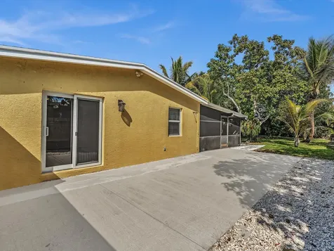 607 W Perry Street Lantana FL 33462