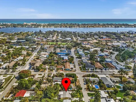 607 W Perry Street Lantana FL 33462